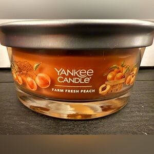Yankee Candle Farm Fresh Peach Jar Candle, 12 ounce, NEW